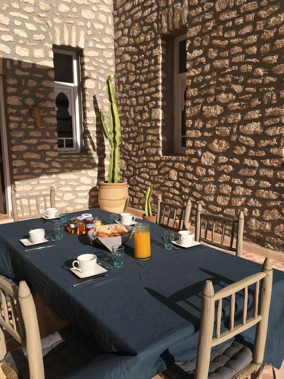 La Maison Des Ailleurs Szavíra Kültér fotó