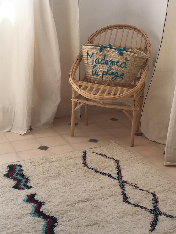 La Maison Des Ailleurs Szavíra Kültér fotó