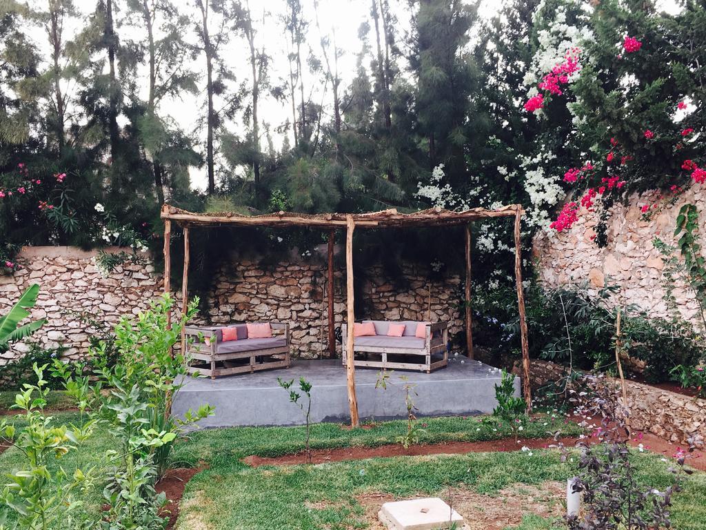 La Maison Des Ailleurs Szavíra Kültér fotó