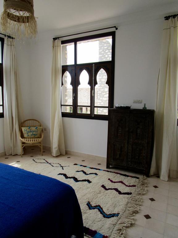 La Maison Des Ailleurs Szavíra Kültér fotó