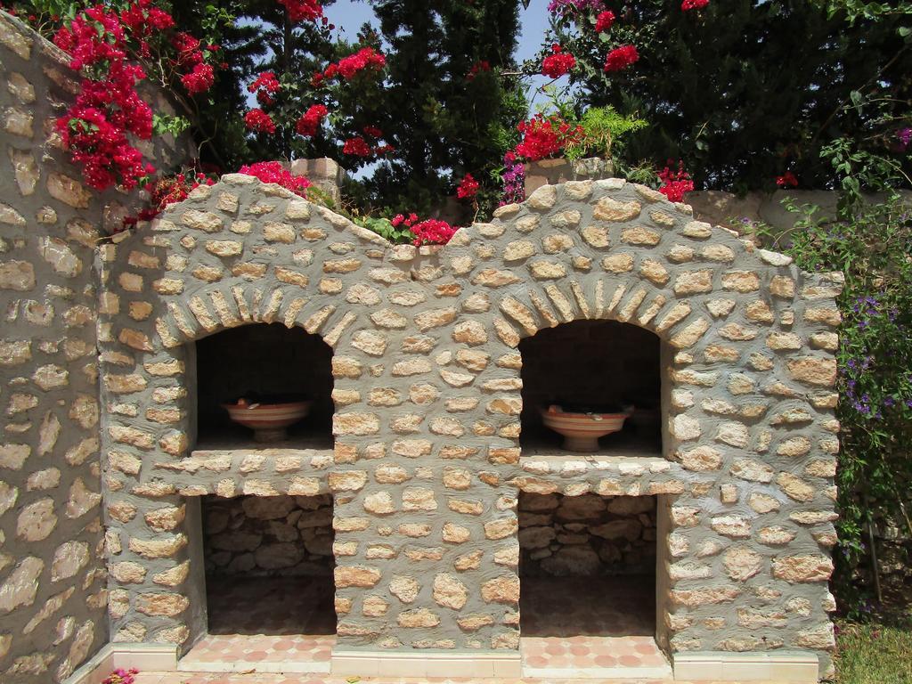 La Maison Des Ailleurs Szavíra Kültér fotó